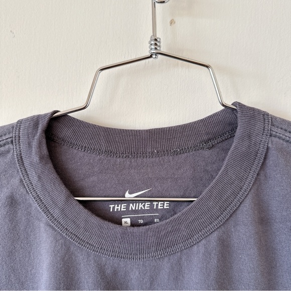 Nike Long Sleeve T-shirt Size XL - Picture 2 of 3